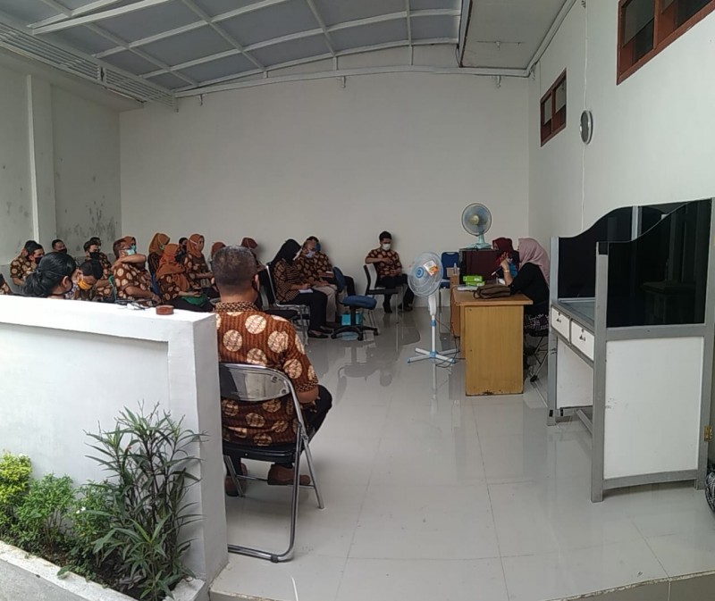 Rapat Kordinasi Penanganan Virus Covid 19 bersama seluruh karyawan PT. BPR Tumpang Arthasarana.